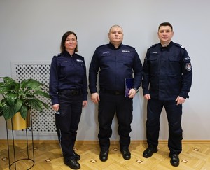Na zdjęciu od lewej: Komendant Powiatowy Policji w Śremie - mł. insp. Monika Szymczak, obejmujący obowiązki I Zastępcy Komendanta Powiatowego Policji w Śremie - kom. Mirosław Działo, Komendant Wojewódzki Policji w Poznaniu - nadinsp. Tomasz Olczyk