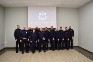 Kadra Kierownicza śremskiej policji oraz oficer prasowy śremskiej policji